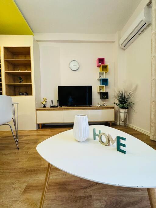 Yellow Apartment Durrës Buitenkant foto