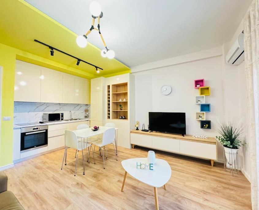 Yellow Apartment Durrës Buitenkant foto