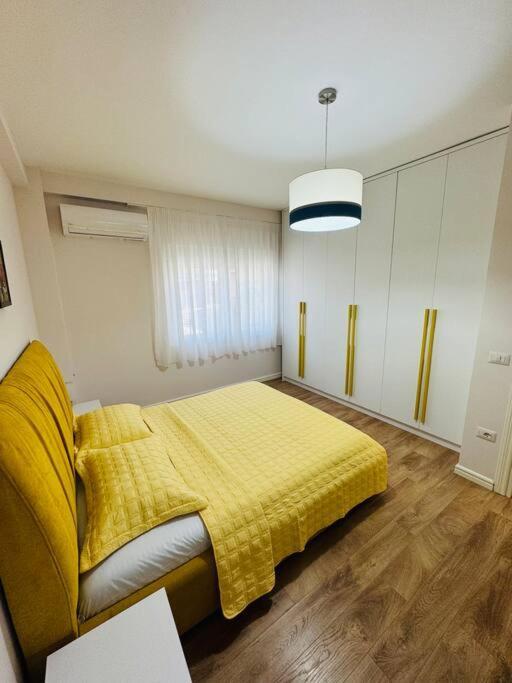 Yellow Apartment Durrës Buitenkant foto